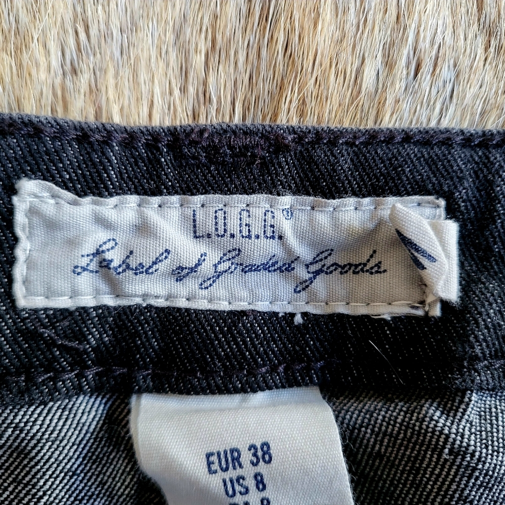 H&M Black Denim Shorts NWT size 8 - Picture 3 of 4